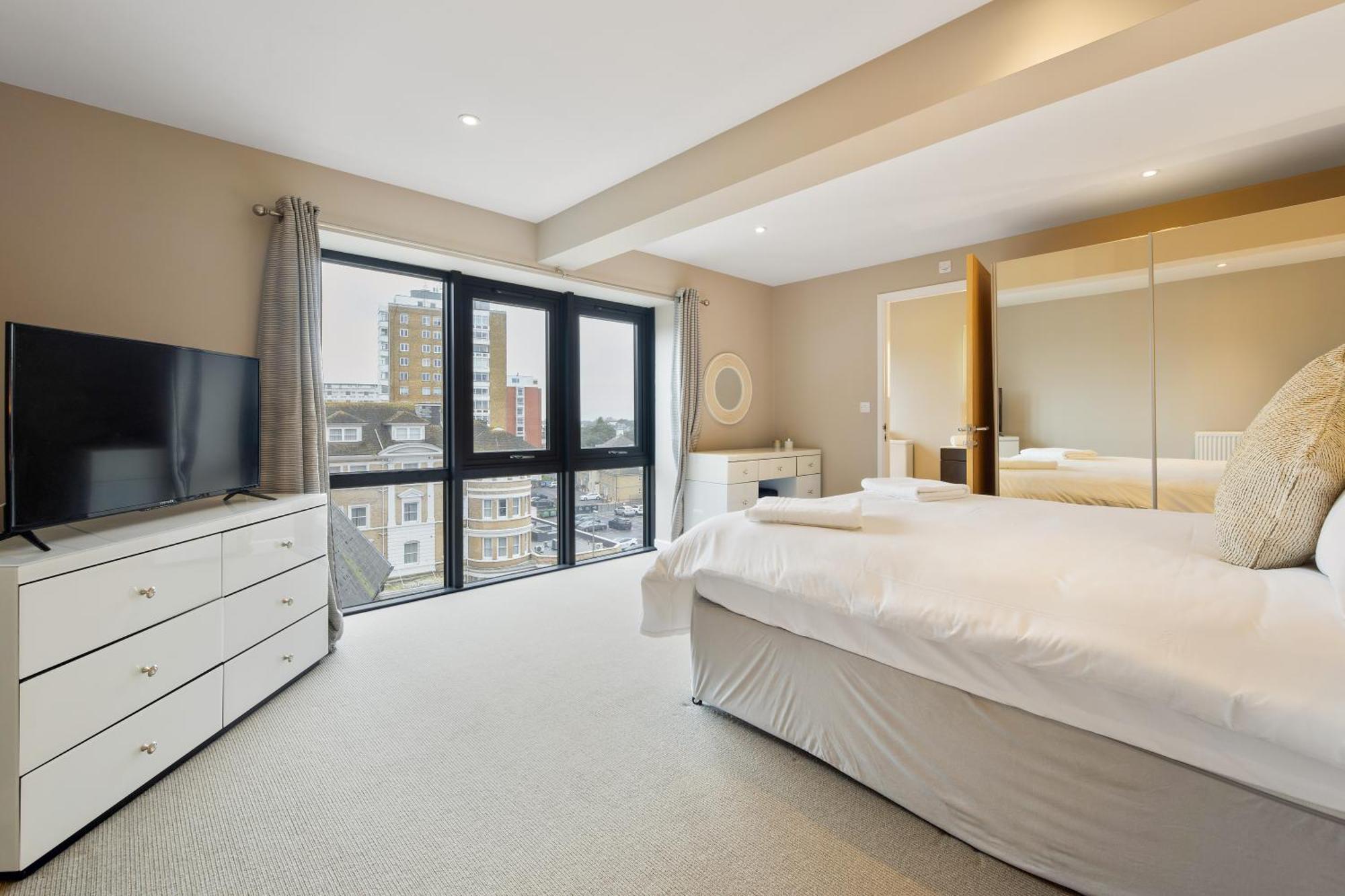 Appartamento Westcliff Penthouse With Sea Views And Balcony Bournemouth Esterno foto