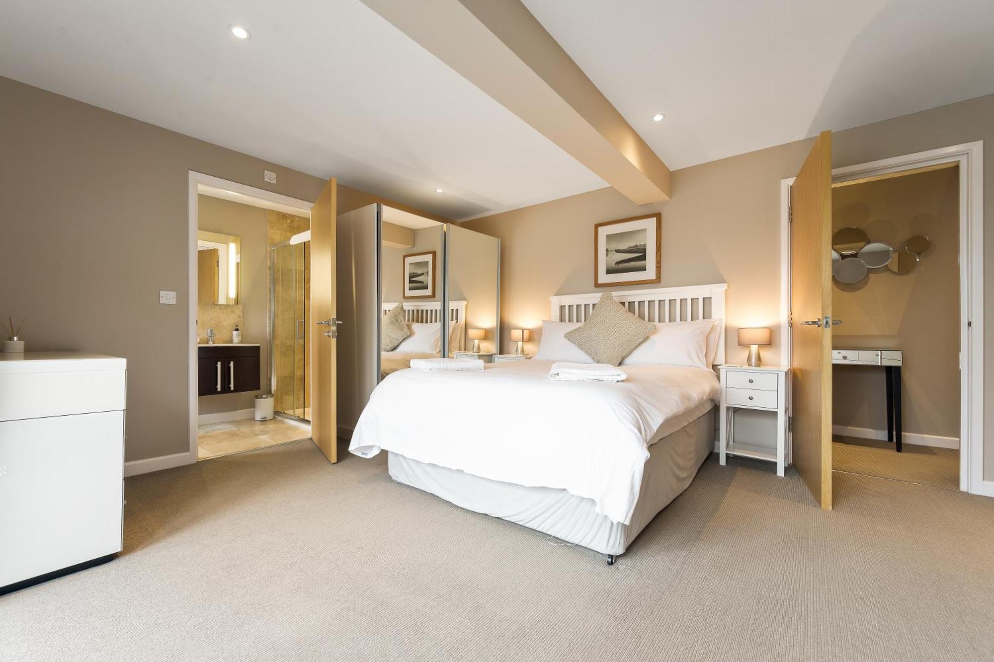 Appartamento Westcliff Penthouse With Sea Views And Balcony Bournemouth Esterno foto